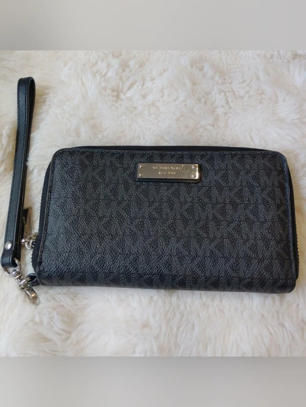 🖤 MICHAEL KORS JET SET SMARTPHONE WRISTLET 🖤
